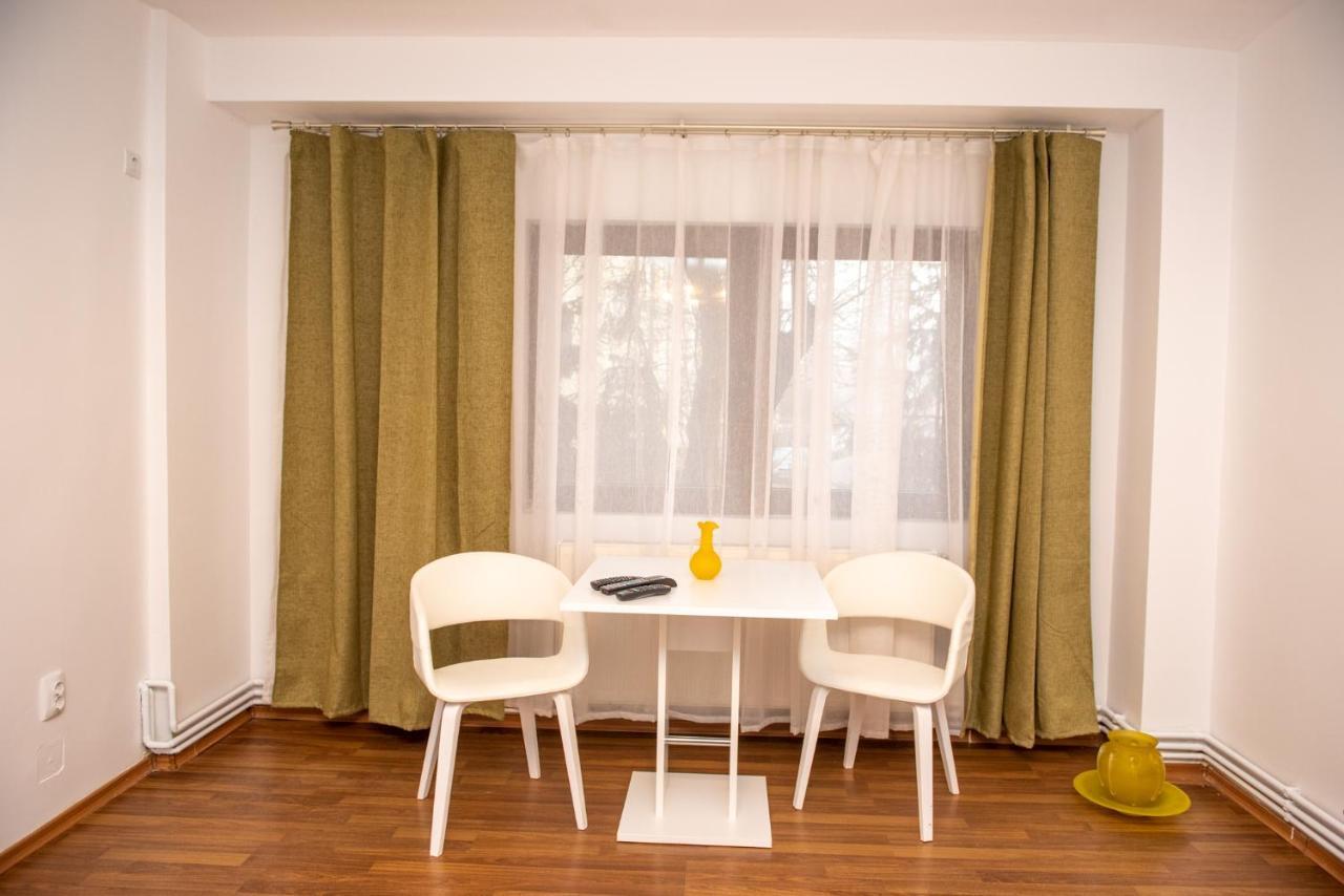 Classic Apartment Near The City Center Cluj-Napoca Exterior foto
